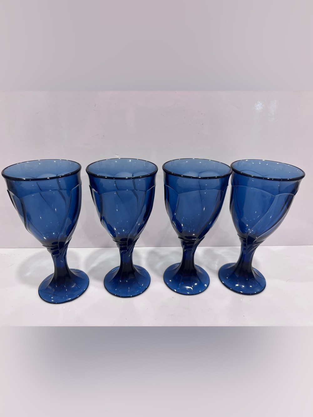 Set of 4 Vintage Cobalt Blue Swirl Optic Goblets Wine Water Glasses 6.5”
